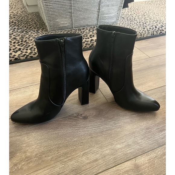 Black booties - Picture 2 of 6